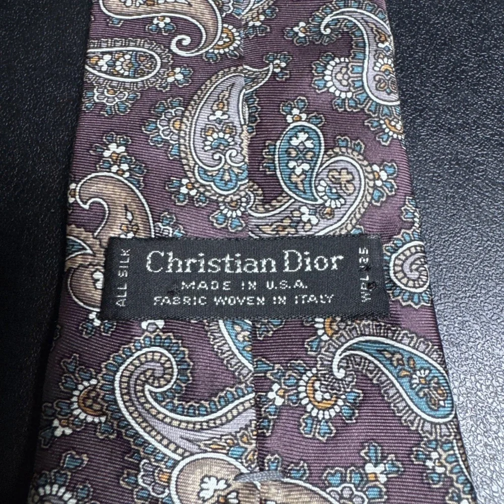 Christian Dior Necktie Mens OS Purple‎ Paisley Silk Vintage Made in USA 3.25
